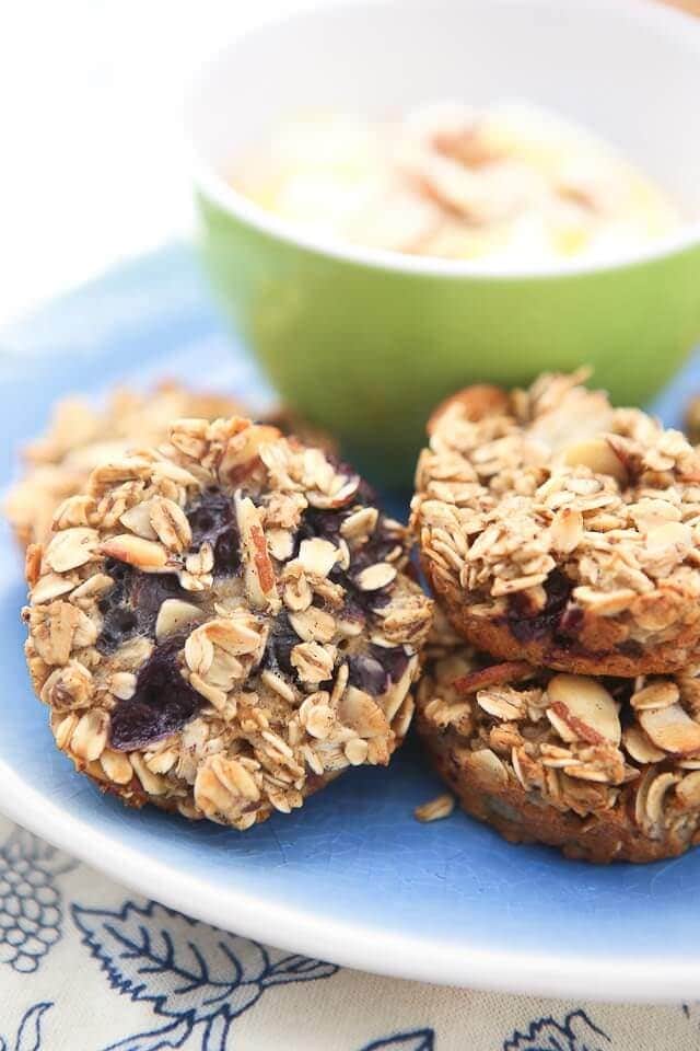 Blueberry_Almond_Oatmeal_Bites-9-640x960