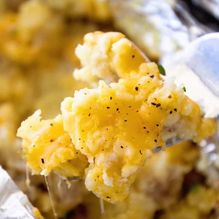 Egg Bake Breakfast Foil Packet ~ Love Breakfast Casseroles As Much As I Do? Now You Can Make Them Over The Campfire or on the Grill! Enjoy Your Favorite Breakfast on the Grill or Campfire!