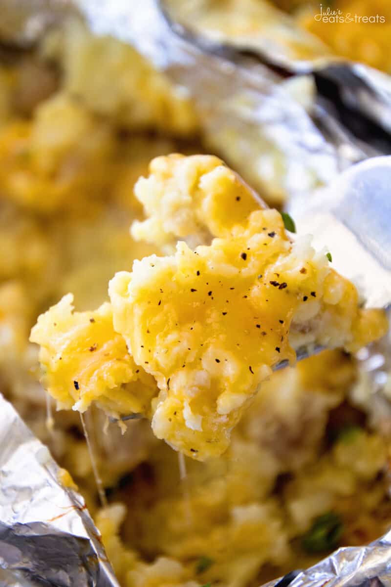 Egg Bake Breakfast Foil Packet ~ Love Breakfast Casseroles As Much As I Do? Now You Can Make Them Over The Campfire or on the Grill! Enjoy Your Favorite Breakfast on the Grill or Campfire!