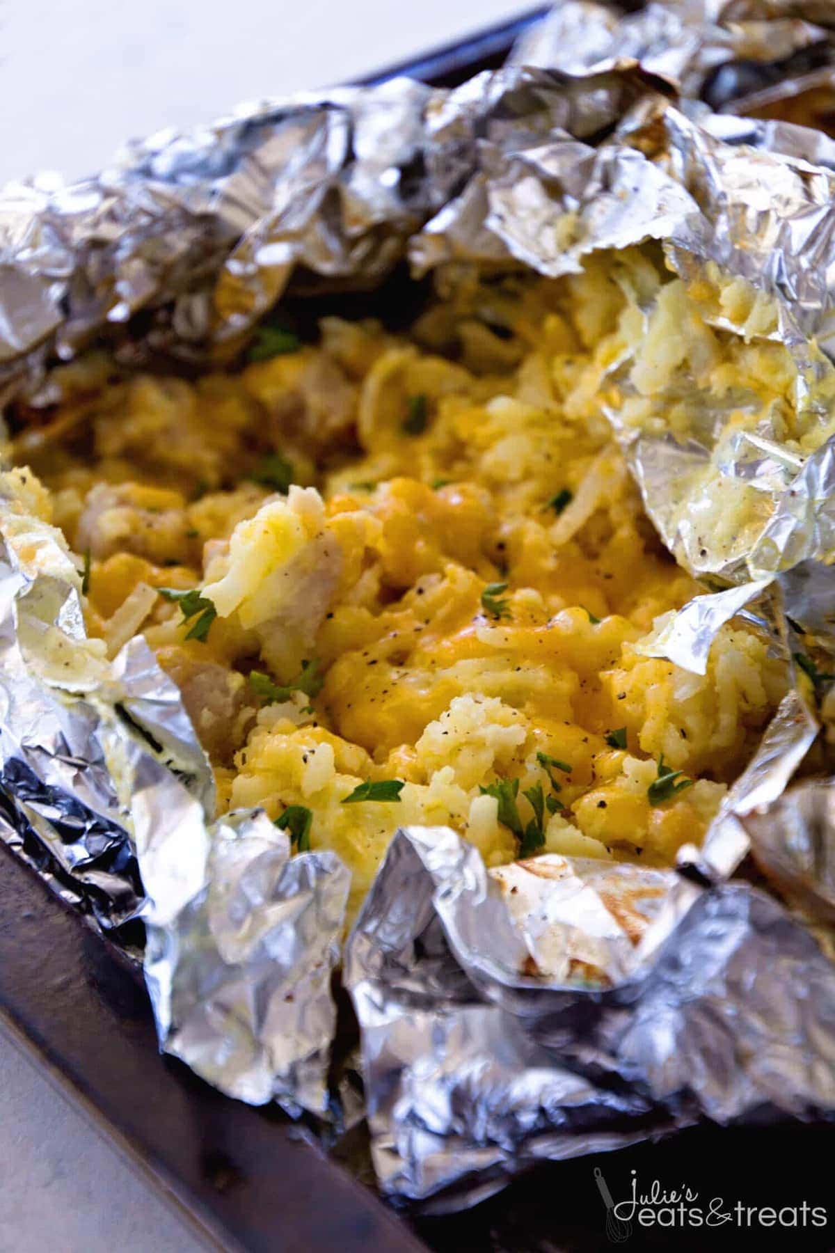 Egg Bake Breakfast Foil Packet ~ Love Breakfast Casseroles As Much As I Do? Now You Can Make Them Over The Campfire or on the Grill! Enjoy Your Favorite Breakfast on the Grill or Campfire!