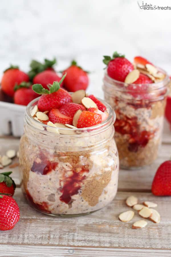 Almond Strawberry Overnight Oats ~ A recipe for creamy overnight oats flavored with almonds and strawberries. This healthy make-ahead breakfast is great for busy mornings!