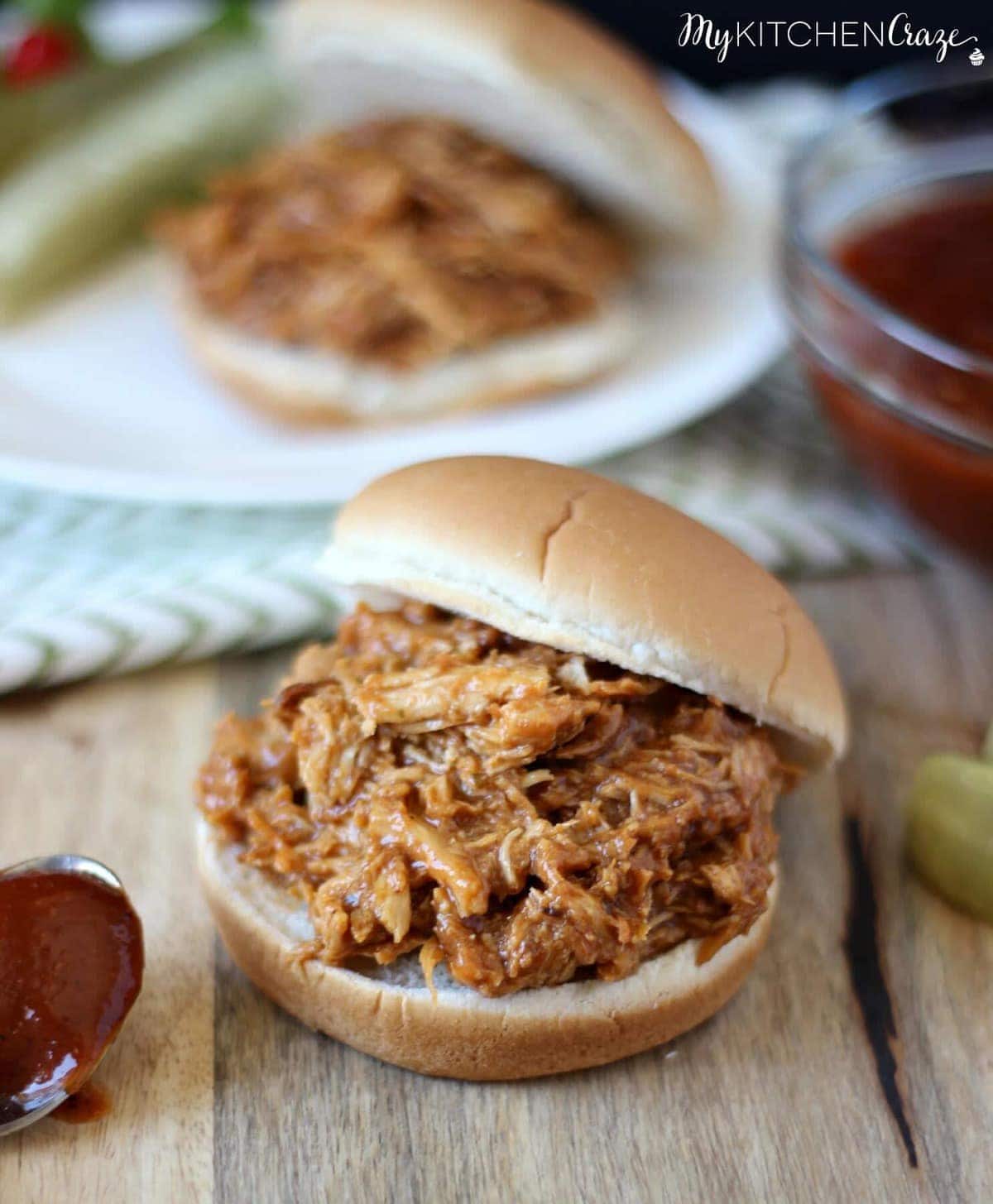 BBQ Pulled Chicken Sliders ~ mykitchencraze.com 