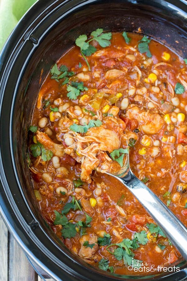 Crock Pot Spanish Chicken ~ Delicious chicken loaded with flavorful spices and veggies. This slow cooker meal is perfect for those busy nights!