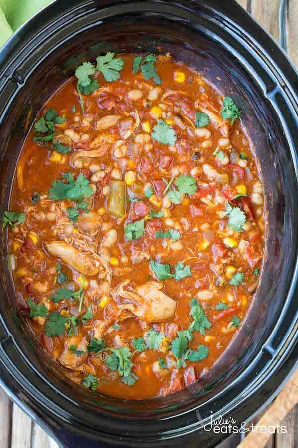 Crock Pot Spanish Chicken ~ Delicious chicken loaded with flavorful spices and veggies. This slow cooker meal is perfect for those busy nights!