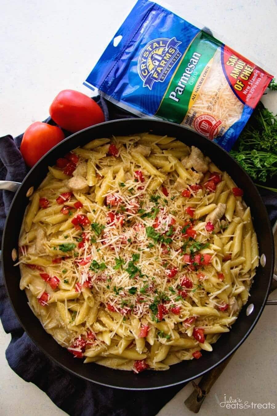 One Pot Cajun Chicken Pasta ~ Creamy Pasta Sauce with Chicken, Cheese and the Perfect Amount of Cajun Spice! Easy Dinner Recipe That's Better Than a Restaurants!