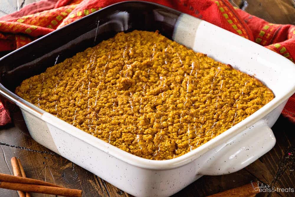 Baked Pumpkin Oatmeal ~ This Easy, Make-Ahead Baked Oatmeal is the Perfect Breakfast for Busy Mornings! Filled with Pumpkin, Oats and Spices to Fill You Up!