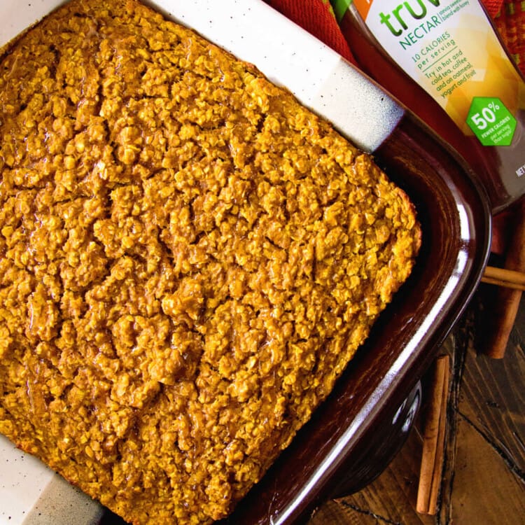 Baked Pumpkin Oatmeal ~ This Easy, Make-Ahead Baked Oatmeal is the Perfect Breakfast for Busy Mornings! Filled with Pumpkin, Oats and Spices to Fill You Up!