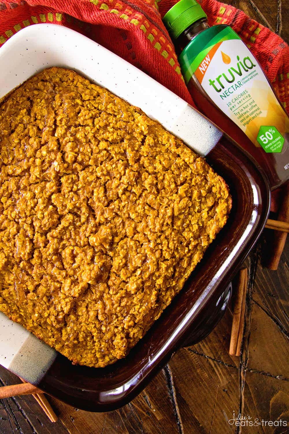 Baked Pumpkin Oatmeal ~ This Easy, Make-Ahead Baked Oatmeal is the Perfect Breakfast for Busy Mornings! Filled with Pumpkin, Oats and Spices to Fill You Up!