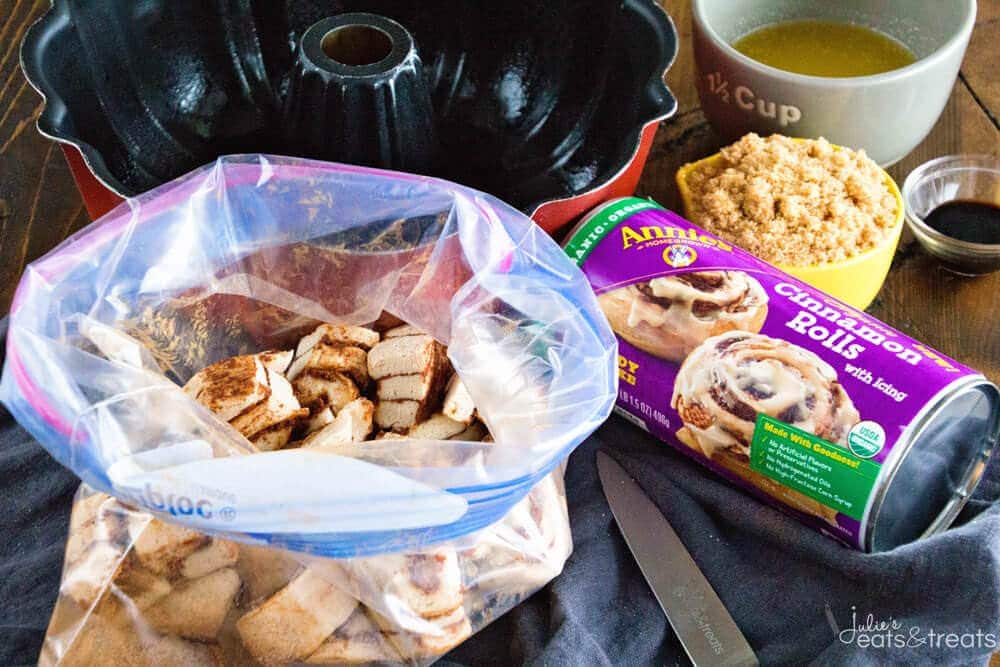 Easy Cinnamon Roll Monkey Bread ~ Quick and Easy Monkey Bread Made with Cinnamon Rolls and Icing! Perfect Easy Breakfast Treat!