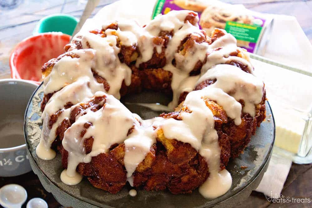 Easy Cinnamon Roll Monkey Bread ~ Quick and Easy Monkey Bread Made with Cinnamon Rolls and Icing! Perfect Easy Breakfast Treat!