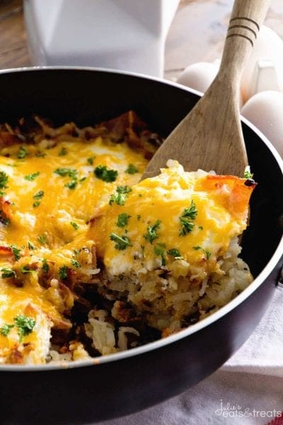 Cheesy Bacon Egg Hash Brown Skillet ~ Delicious, Easy Breakfast Skillet Loaded with Crispy Bacon, Hash Browns, Cheese and Eggs! You Can Even Serve it For Dinner!