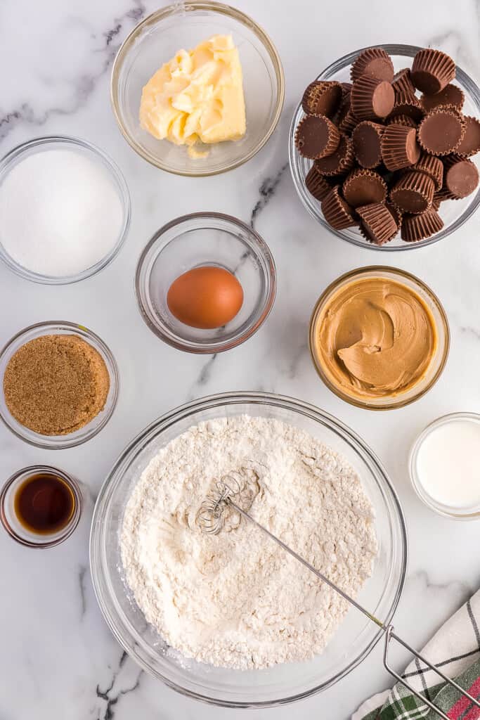 Whisking the dry ingredients in glass bowl for cookies