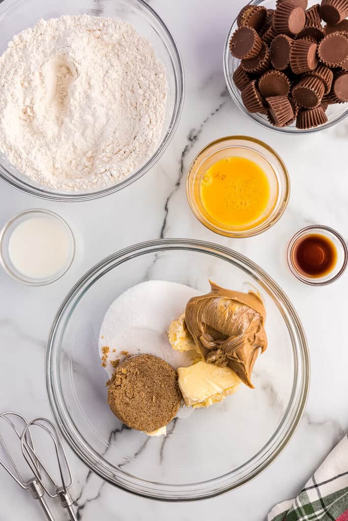 Wet ingredients in glass bowl for cookies