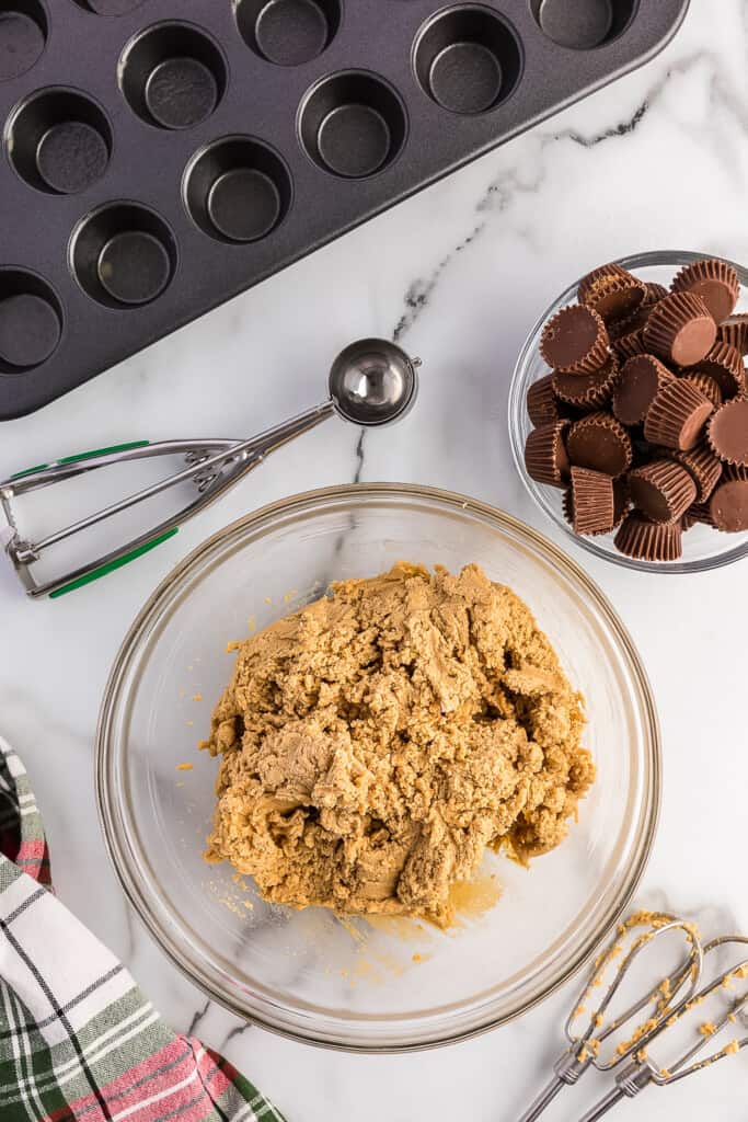 Mixed peanut butter cookie dough