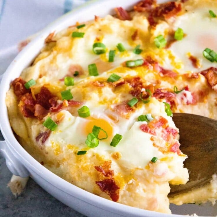 Cheesy Mashed Potato Egg Casserole ~ Perfect Breakfast or Brunch Casserole Loaded with Mashed Potatoes, Eggs, Cheese and Bacon! This Hearty Breakfast Recipe is Perfect for Entertaining!