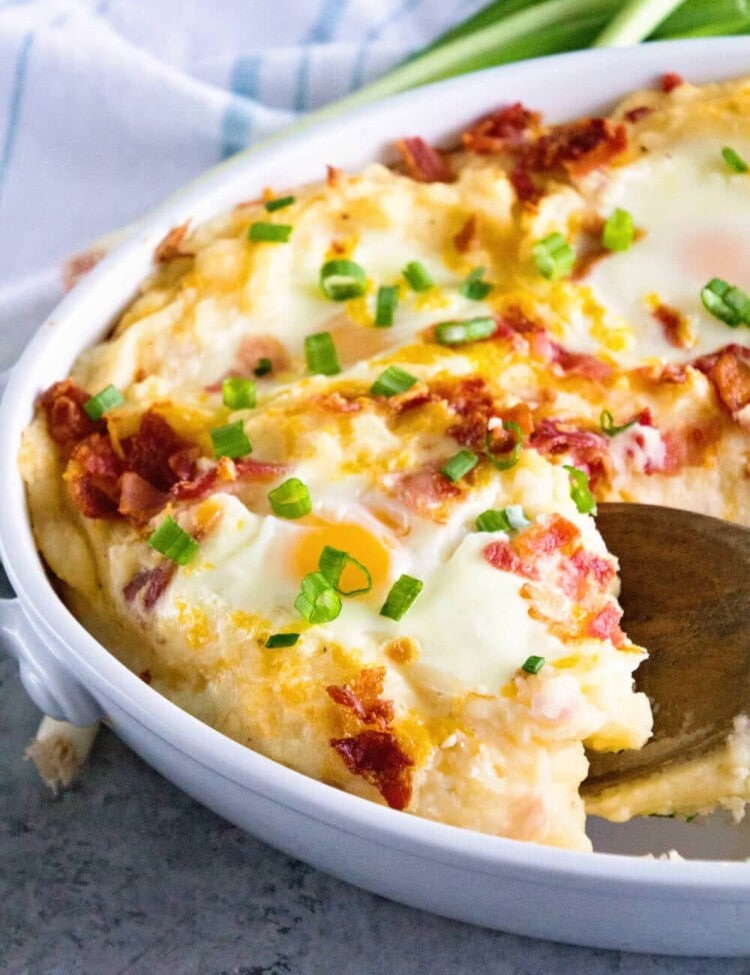 Cheesy Mashed Potato Egg Casserole ~ Perfect Breakfast or Brunch Casserole Loaded with Mashed Potatoes, Eggs, Cheese and Bacon! This Hearty Breakfast Recipe is Perfect for Entertaining!