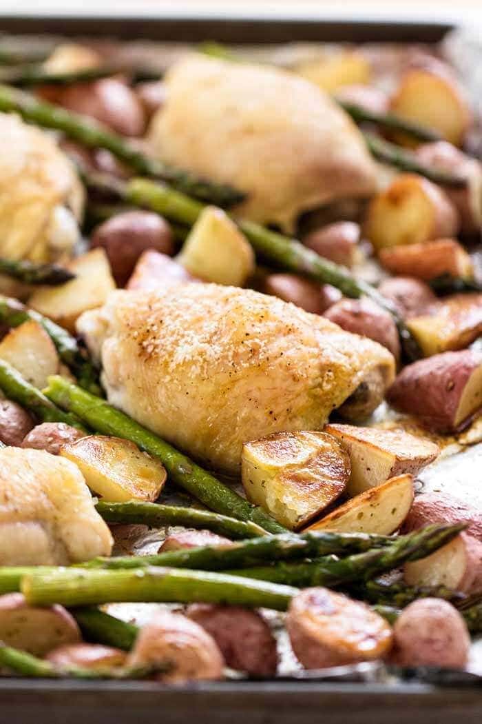 Simple Chicken and Vegetable Sheet Pan Dinner 