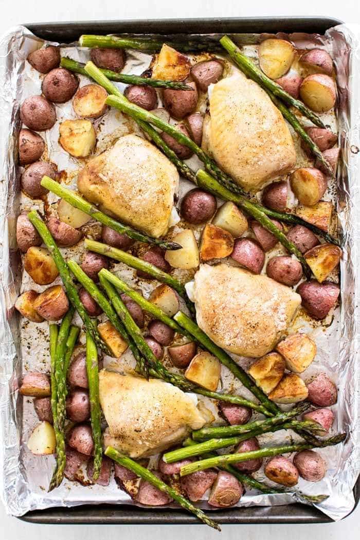 Simple Chicken and Vegetable Sheet Pan Dinner 