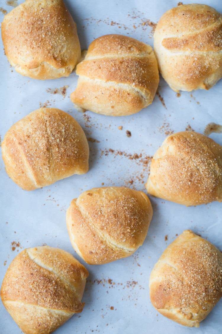 Buffalo Chicken Crescent Puffs ~ Your Favorite Buffalo Chicken Dip Stuffed Inside Flakey Crescents Rolls! Your Family Will Love this Delicious and Easy Dinner Recipe!