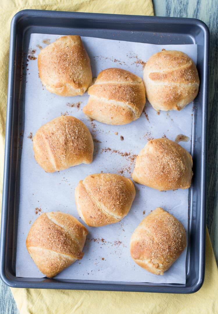 Buffalo Chicken Crescent Puffs ~ Your Favorite Buffalo Chicken Dip Stuffed Inside Flakey Crescents Rolls! Your Family Will Love this Delicious and Easy Dinner Recipe!