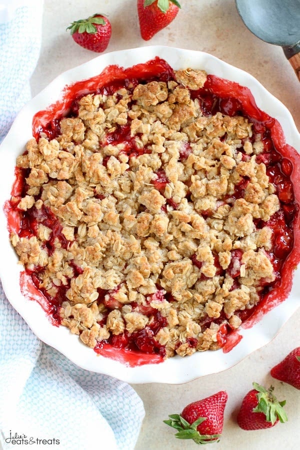 prepared strawberry crisp in white pie plate