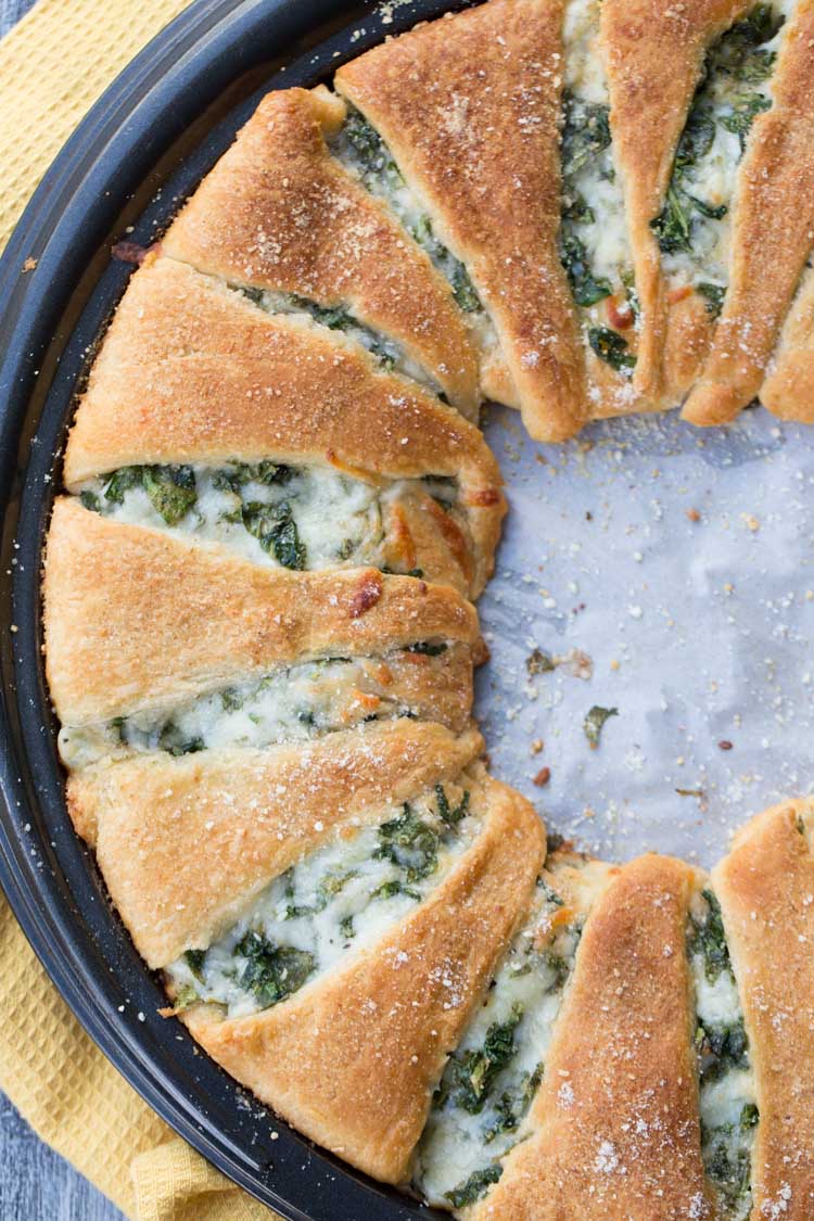 Spinach and Cheese Crescent Ring~ Cheese Spinach Stuffed into Crescent Rolls Perfect for an Easy Weeknight Dinner! Ready in 30 Minutes!