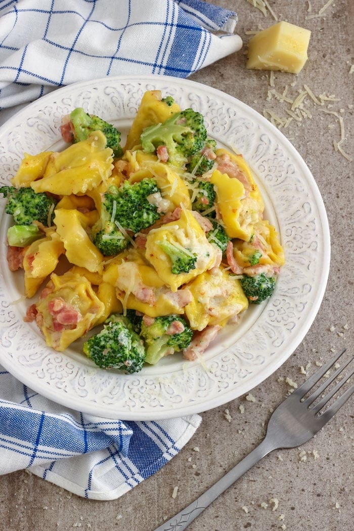 Cheesy Bacon and Broccoli Tortellini. This quick dish is perfect for busy weeknights! 5 ingredients, easy prep and ready on your table in 20 minutes!