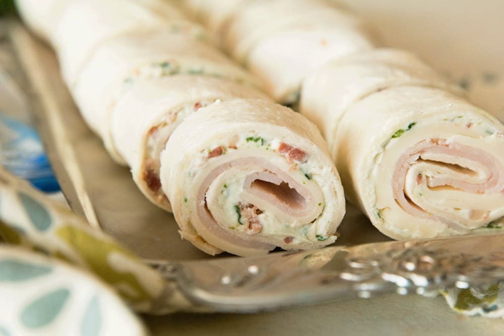 Cheesy Turkey Bacon Ranch Pinwheels ~ Perfect for Your Lunchbox! Tortillas Loaded with Turkey, Bacon, Ranch and Cheese! Also, Make a Great Appetizer for Your Parties!