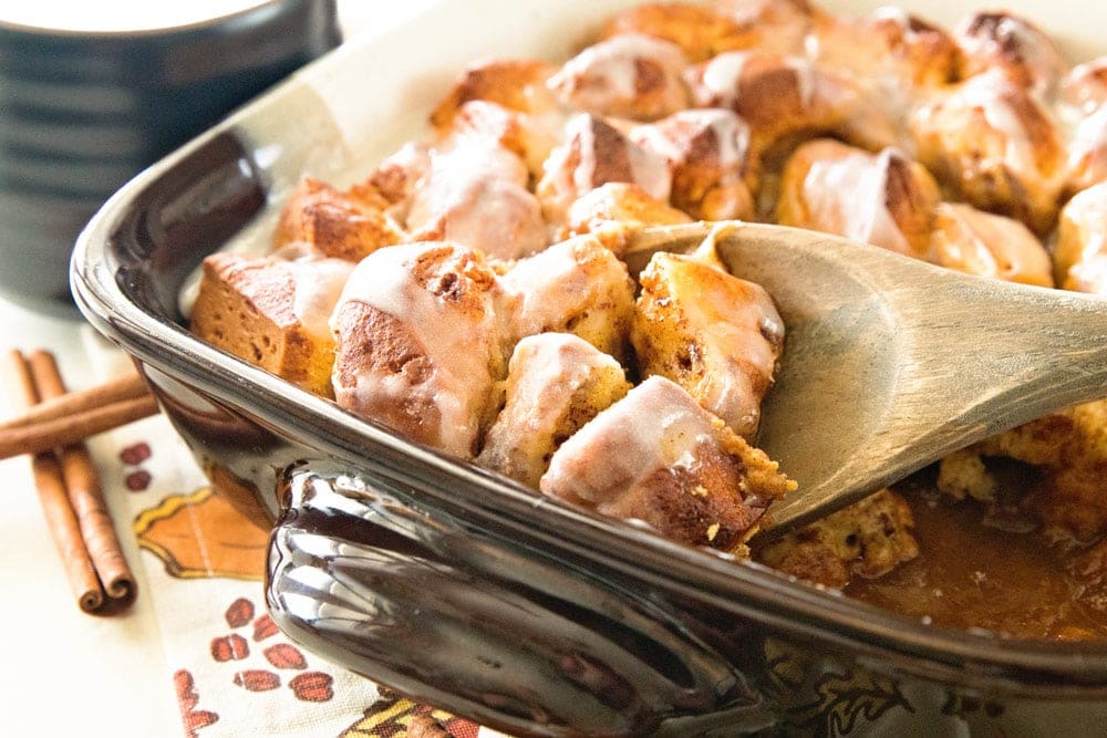 All Pumpkin Lovers will enjoy this easy Cinnamon Roll Breakfast with Pumpkin!