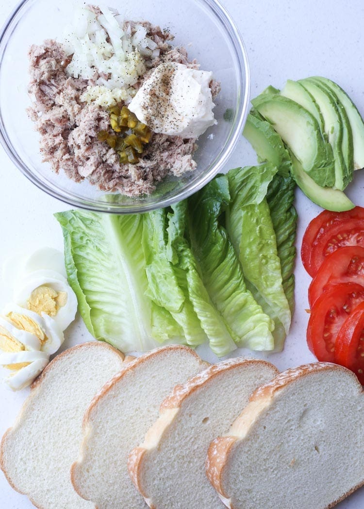 Easy Lunch of Tuna Avocado Egg Sandwich!