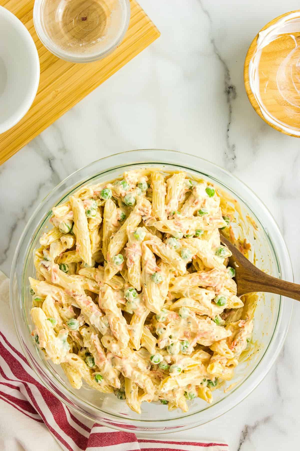 Mixed bacon ranch pasta salad in glass bowl