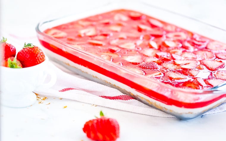 Glass dish with Strawberry Pretzel Dessert in it