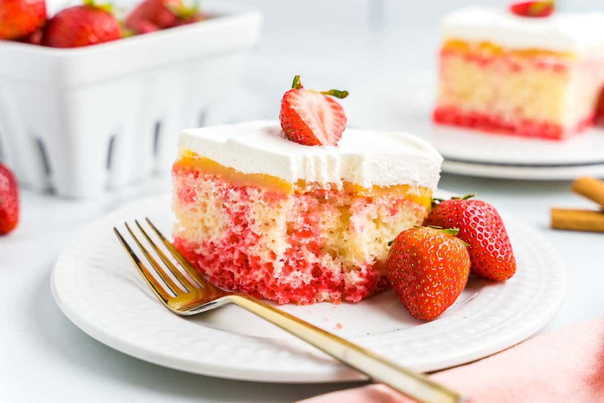 Strawberry Poke Cake Recipe