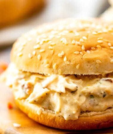 Bun with crack chicken filling