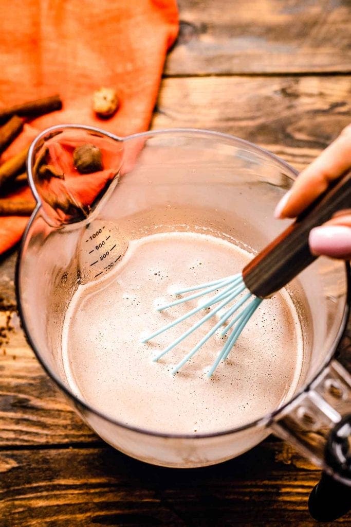 Whisking ingredients