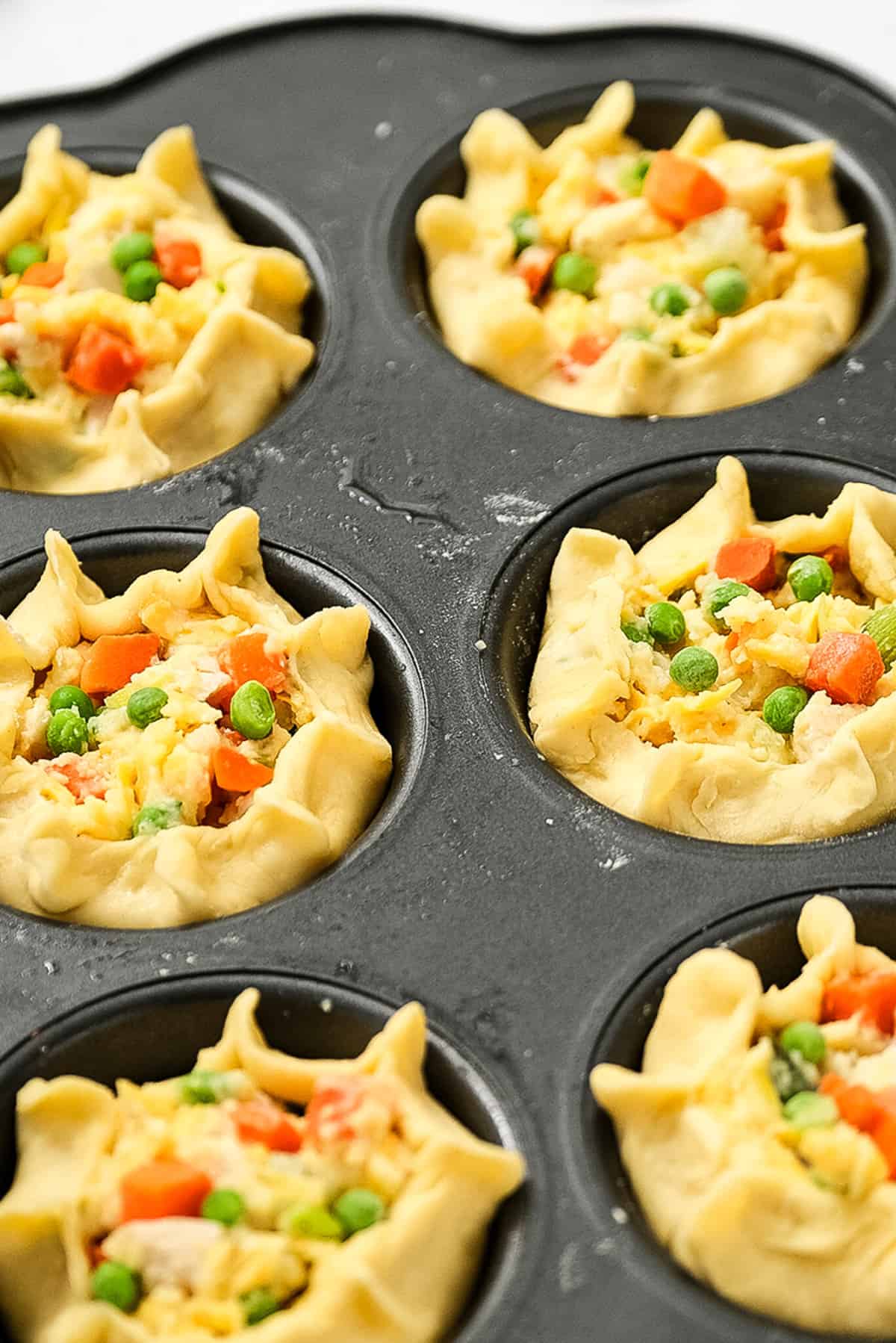 Mini Chicken Pot Pies Easy Dinner Recipe Julie s Eats Treats mini-chicken-pot-pies-easy-dinner-recipe-julie-s-eats-treats