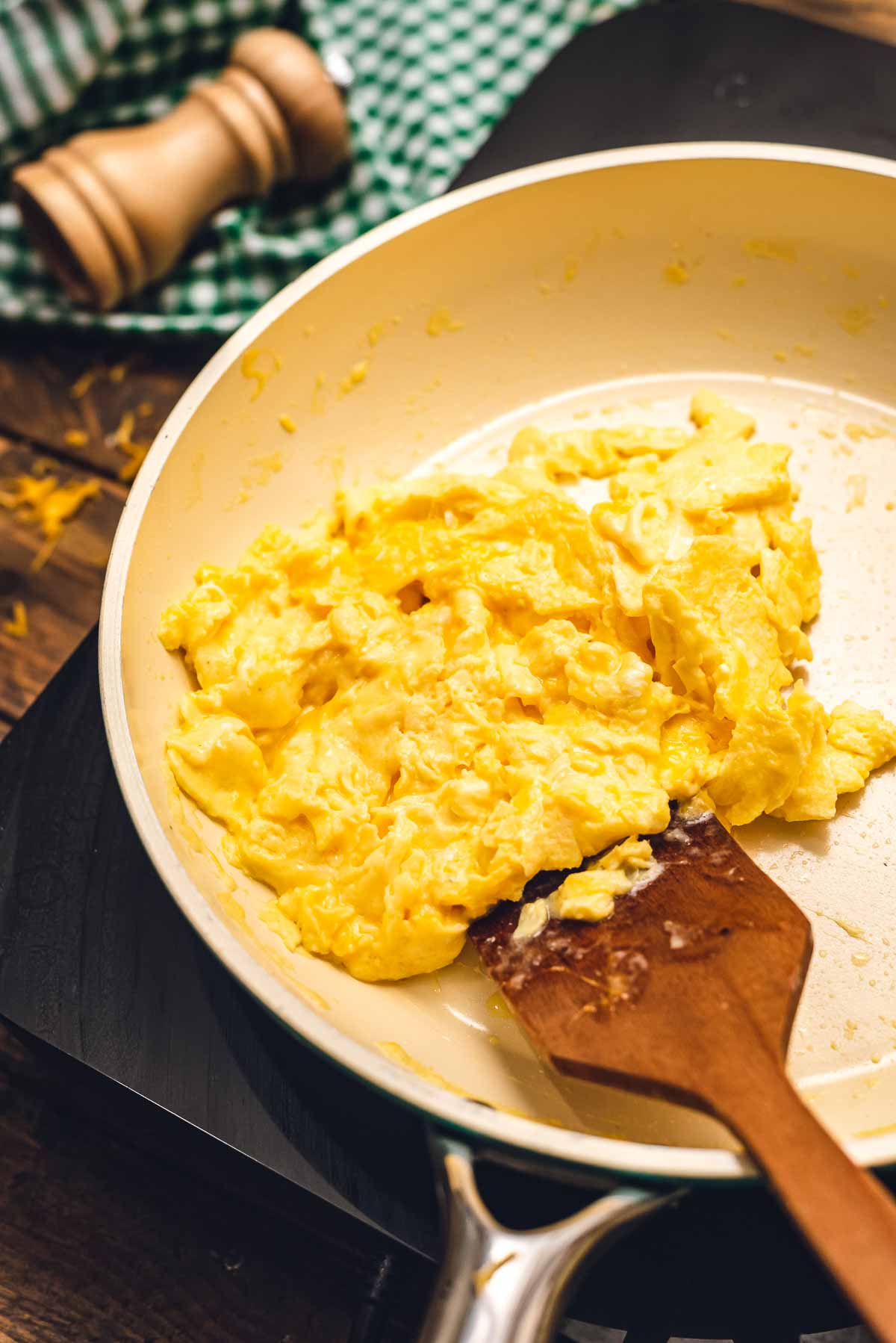 The BEST Scrambled Eggs Light & Fluffy! Julie's Eats & Treats