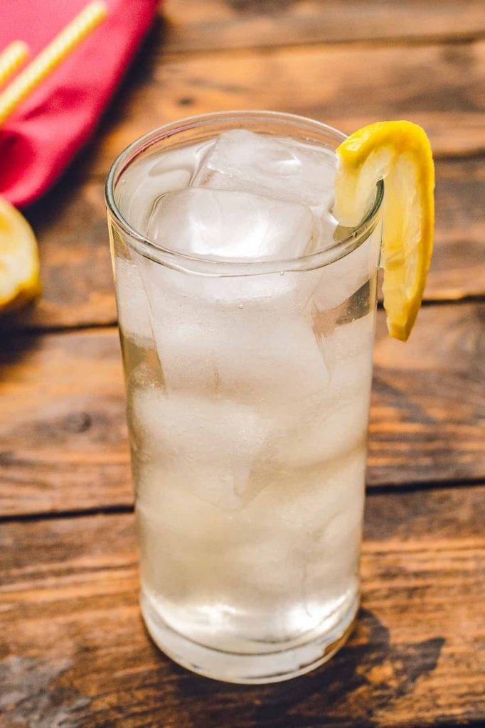 Tom collins in glass