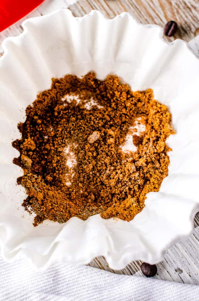 Coffee filter with spices for Christmas Coffee Blend after mixing