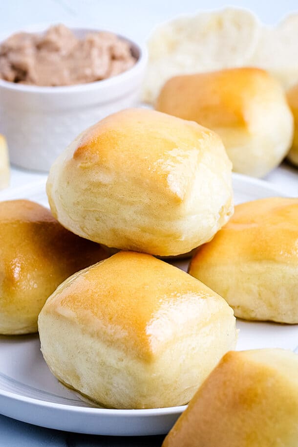 Texas Roadhouse Rolls {Copycat Recipe} Julie's Eats & Treats