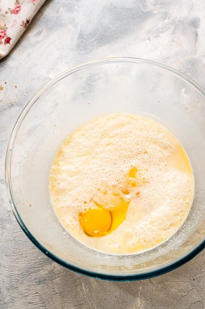 Yeast mixture proofing for dough in glass bowl