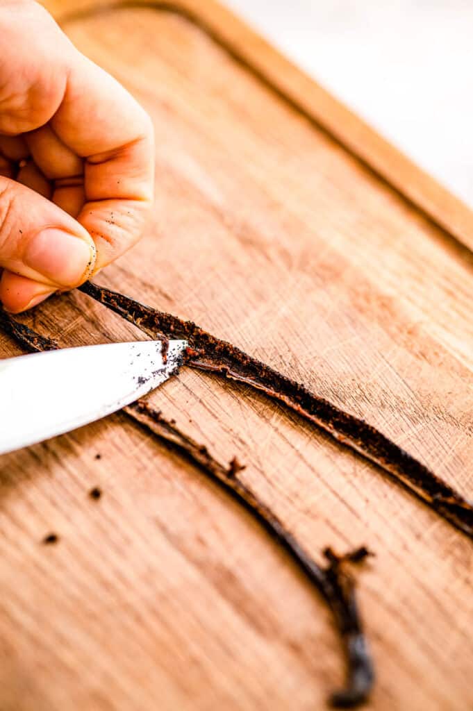 Scraping vanilla out of vanilla beans