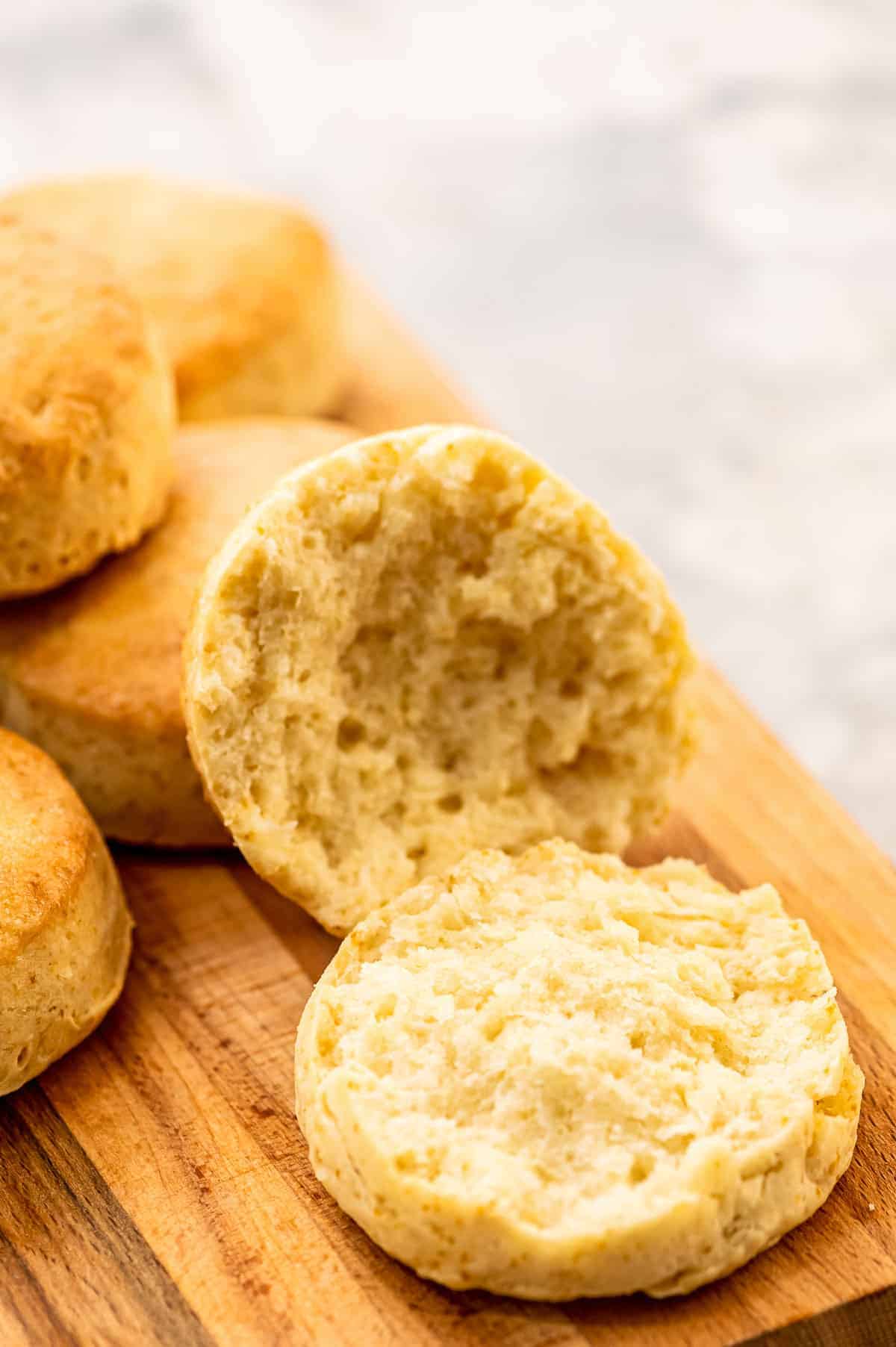 https://www.julieseatsandtreats.com/wp-content/uploads/2021/10/Homemade-Biscuits-9-of-9.jpg