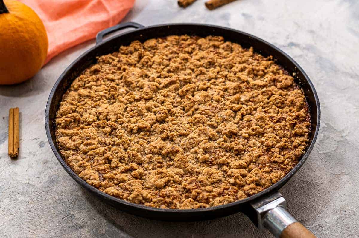 Skillet with baked pumpkin crisp