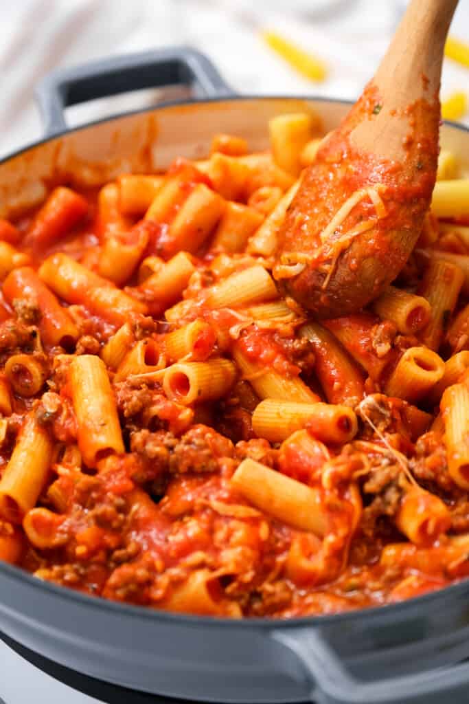 Skillet with rigatoni mixture