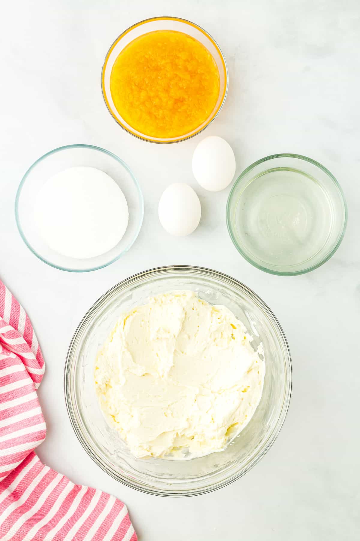 Beat cream cheese in mixing bowl