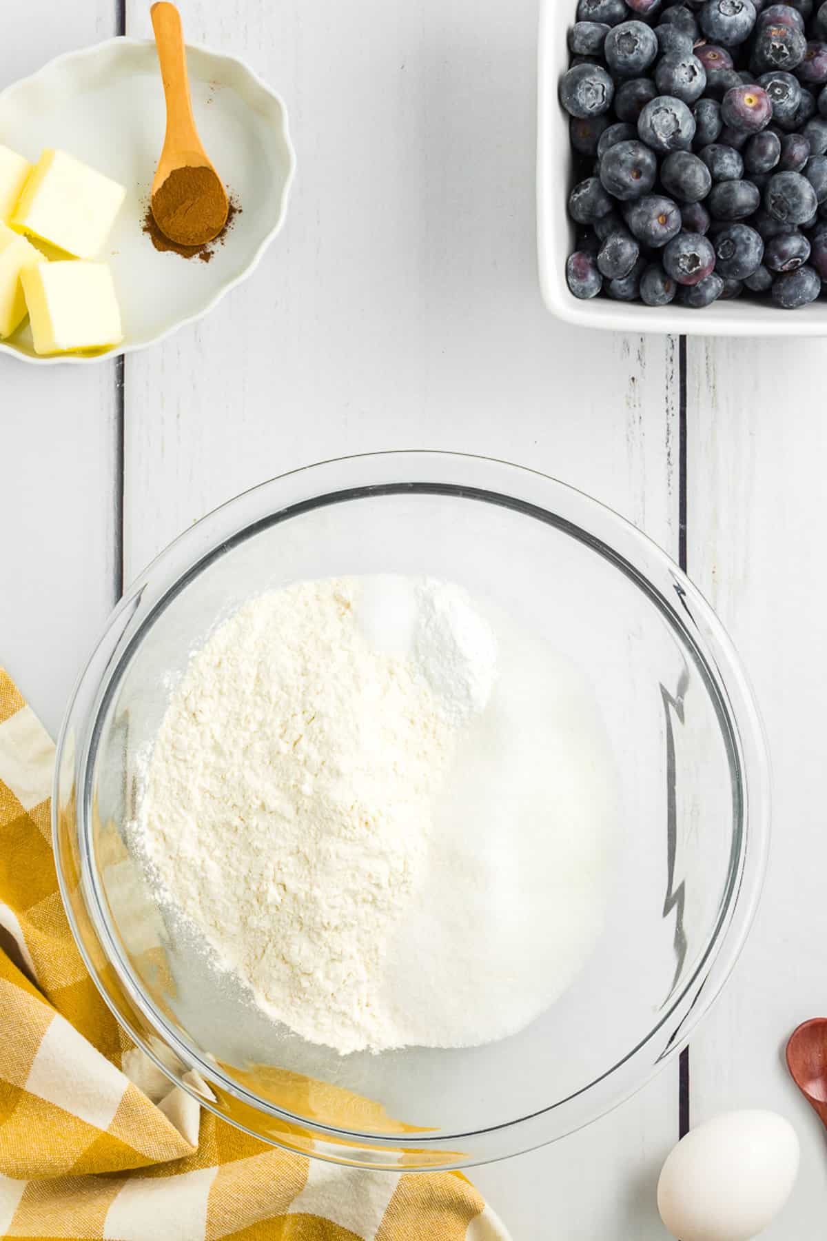 Dry ingredients in glass bowl