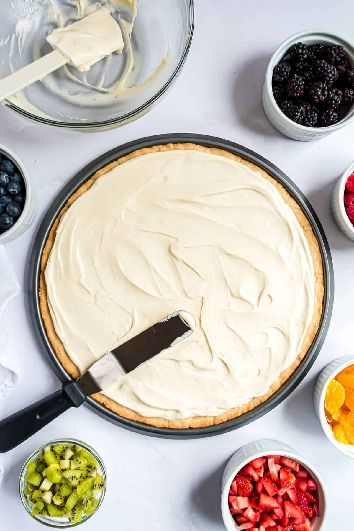 frosting sugar cookie pizza crust with cream cheese frosting