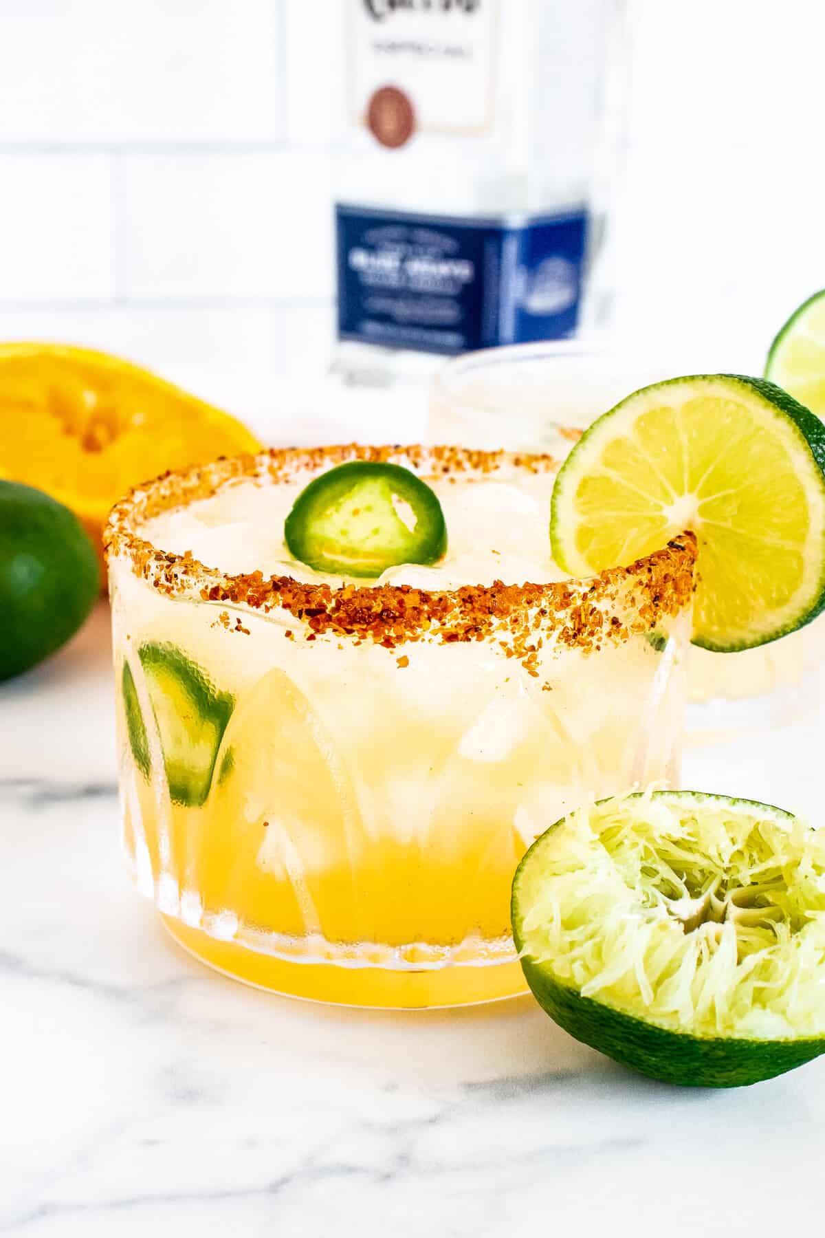 https://www.julieseatsandtreats.com/wp-content/uploads/2022/06/Skinny-Jalapeno-Lime-Margaritas-17-of-18.jpg