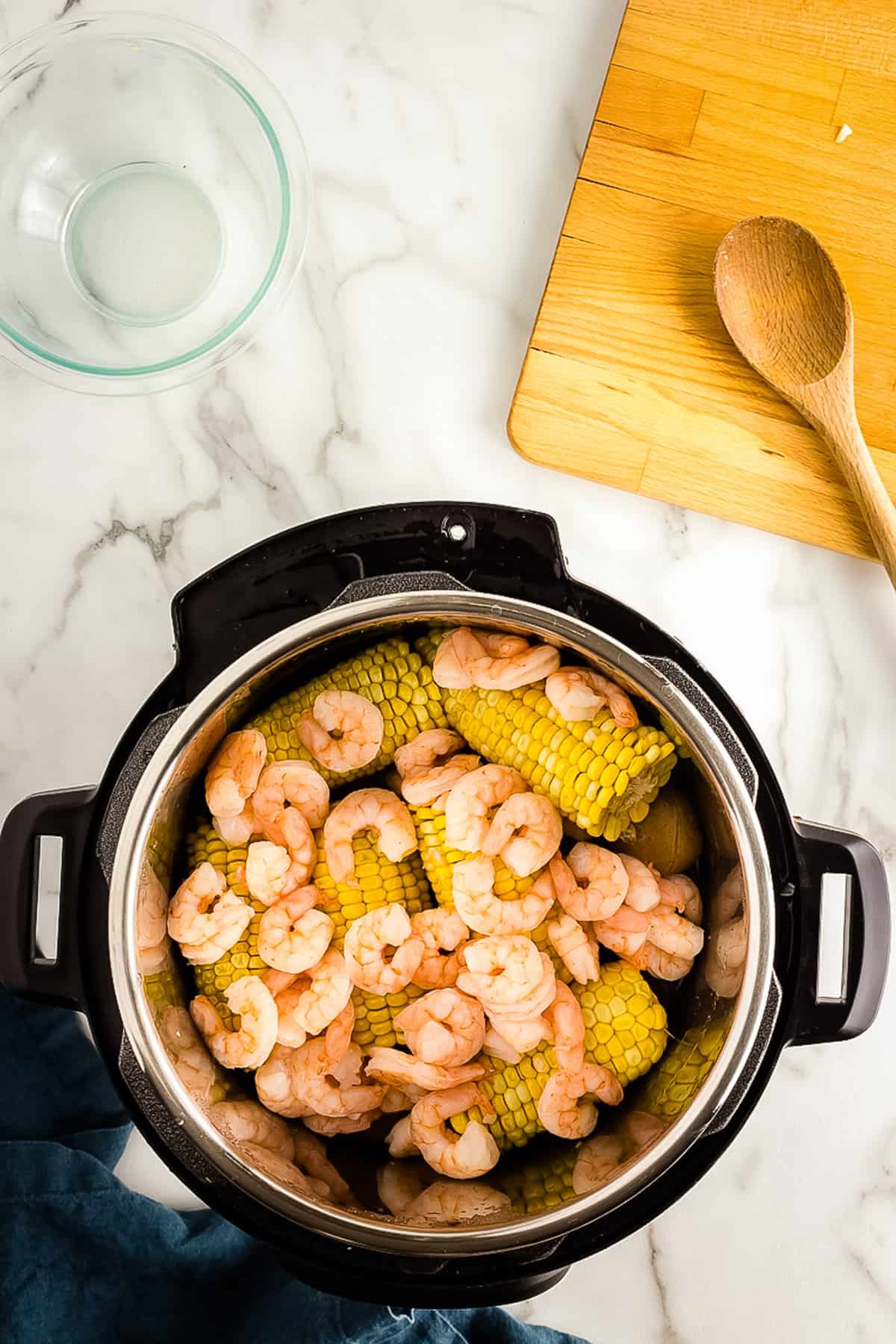 https://www.julieseatsandtreats.com/wp-content/uploads/2022/07/Instant-Pot-Shrimp-Boil-16-of-33.jpg